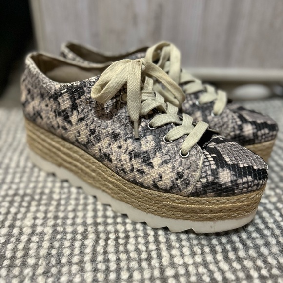 Steve Madden Shoes - Steve Madden Korrie 3" Platform Snakeskin Sneakers Shoes Size 11